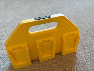Soporte Porta 6 Baterías DeWALT 18V/20V
