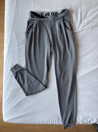 Pantalones Nike grises XS