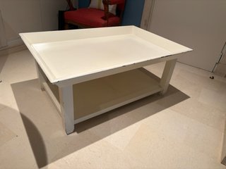 Mesa de centro de madera blanco roto lacada