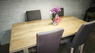 Mesa de comedor de madera
