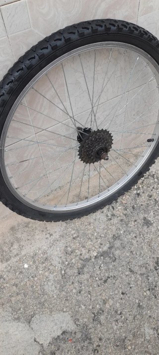 Rueda Trasera MTB con Piñones