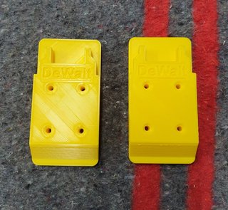 DEWALT 18V -- 4 Soportes para herramientas