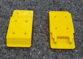 DEWALT 18V -- 4 Soportes para herramientas