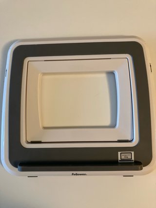 Soporte Elevador Ajustable para portátil Fellowes.