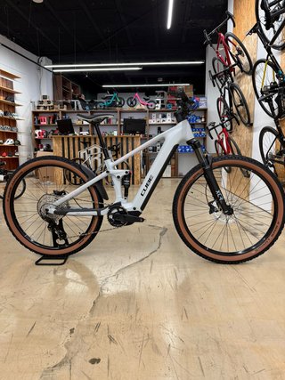 CUBE STEREO HYBRID ONE22 RACE 800WH TALLA M