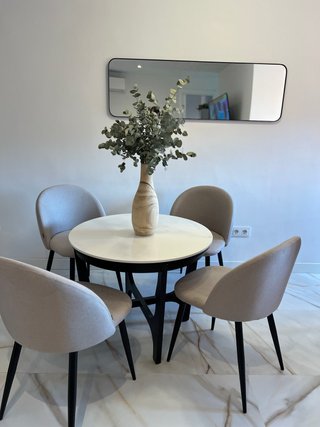 Mesa comedor silestone  y madera negra negociable