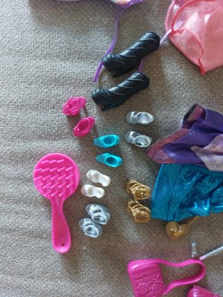 Barbie y Ropa Accesorios Muñecas