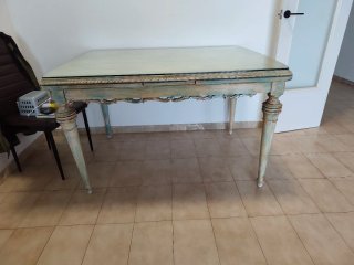 Mesa de Madera con Acabado Decapado