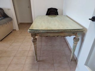 Mesa de Madera con Acabado Decapado