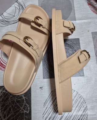 Chinelos Bege Tamanho 40
