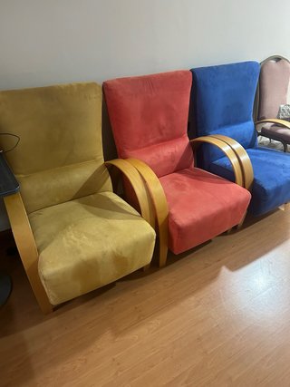 Butacas de ante y madera