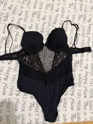 Body de encaje negro