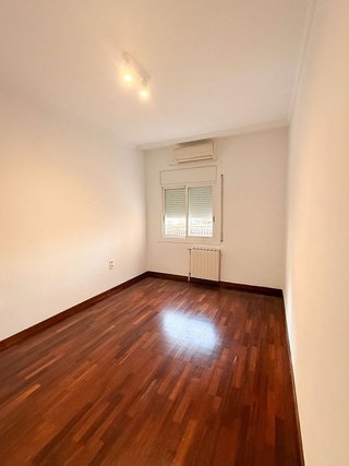 Dúplex en alquiler en La Maternitat i Sant Ramon en Barcelona