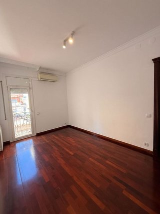 Dúplex en alquiler en La Maternitat i Sant Ramon en Barcelona