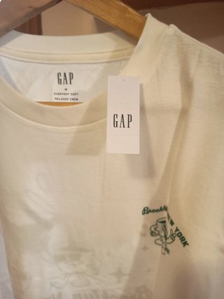 Camiseta GAP Blanca con Estampado New York