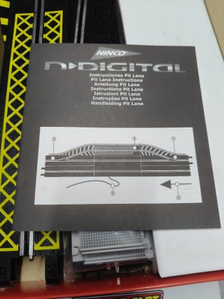 Ninco Pit Lane Kit N-Digital pit box