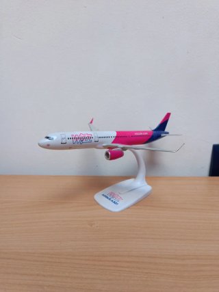 Avión a escala Airbus A321 Wizz Air