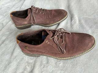 Zapatos Blucher Tino González de Piel Serraje