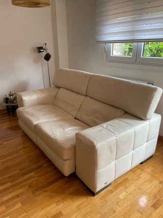 Sofá de Piel Beige