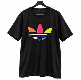 Camiseta adidas Negra con Logo Multicolor