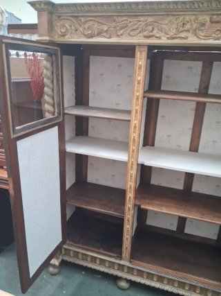 Vitrina Antigua Madera Tallada piezas Única