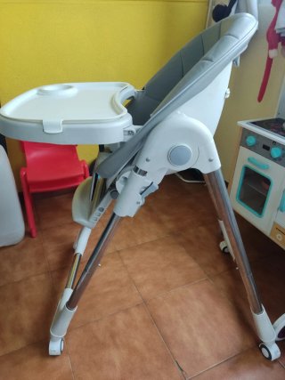 Trona para bebé con bandeja
