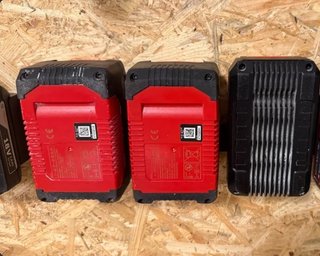 EINHELL 18V – 2 Soportes para 4 baterías