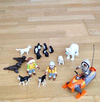 PLAYMOBIL SPEDIZIONE POLARE CON MOTO NEVE E ORSO