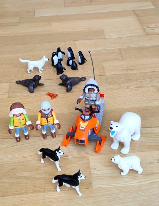 PLAYMOBIL SPEDIZIONE POLARE CON MOTO NEVE E ORSO