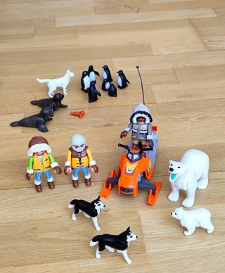 PLAYMOBIL SPEDIZIONE POLARE CON MOTO NEVE E ORSO