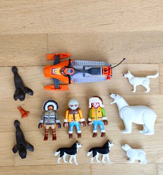 PLAYMOBIL SPEDIZIONE POLARE CON MOTO NEVE E ORSO