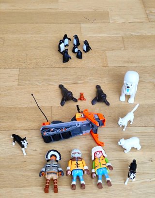 PLAYMOBIL SPEDIZIONE POLARE CON MOTO NEVE E ORSO