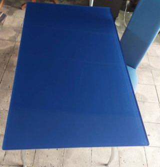Scrivania in vetro blu e metallo