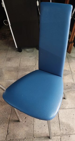 Scrivania in vetro blu e metallo
