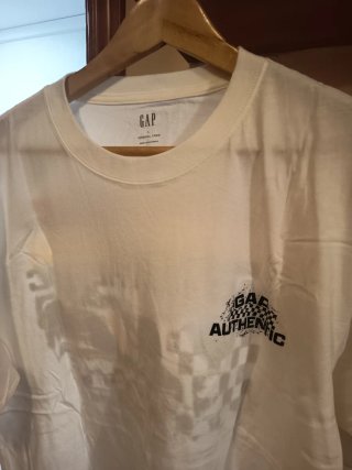 Camiseta GAP Grand Prix Blanca