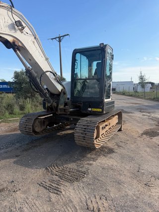 EXCAVADORA BOBCAT E80 - 8,3 TONELADAS - AÑO 2009