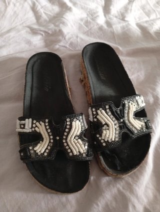 Sandalias de verano con pedrería