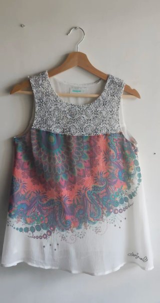 Camiseta Desigual estampada talla S