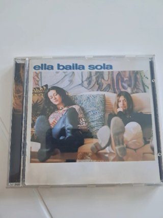 CD Ella Baila Sola