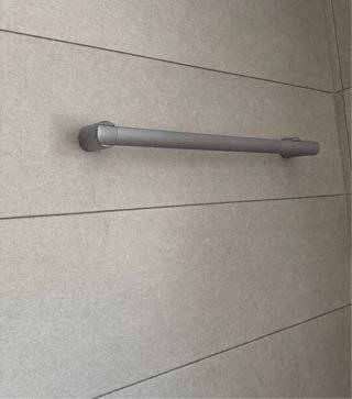 Toallero metálico plateado nuevo