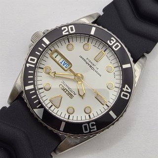 99 SEIKO 7S26 0050 SKX023 MENS DAY DATE...