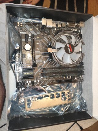 Kit Ryzen 5 5600 + Placa Gigabyte B450M + 32GB RAM