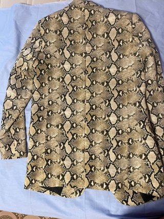 Americana Zara Basic Estampado Serpiente