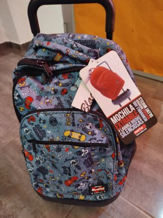 Mochila con Ruedas Extraíble BlackFit