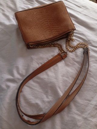 Bolso Parfois piel serpiente marrón
