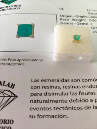 Colgante Esmeralda Natural 0.60 Qts Oro 18K