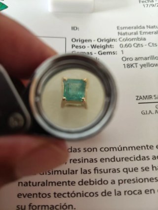 Colgante Esmeralda Natural 0.60 Qts Oro 18K