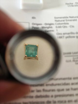 Colgante Esmeralda Natural 0.60 Qts Oro 18K