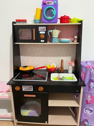Cocinita de juguete con accesorios