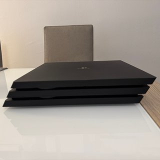Play Station 4 Pro FW 9.0 (PS4 PRO) + 2 mandos
